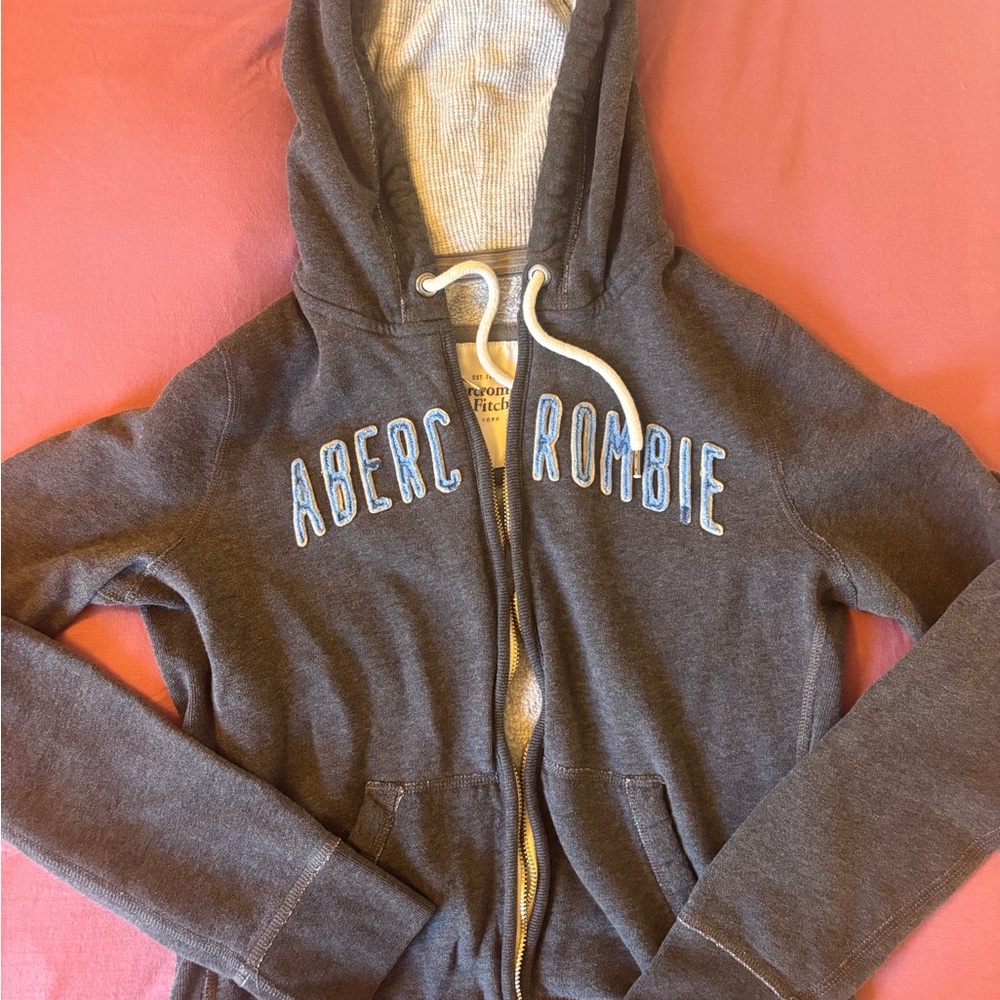 Abercrombie & Fitch Cream and Gray Label Patch